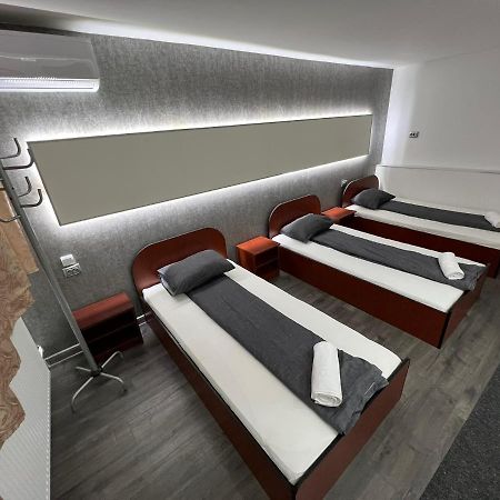 Hotel Vila Delia à Oradea Extérieur photo