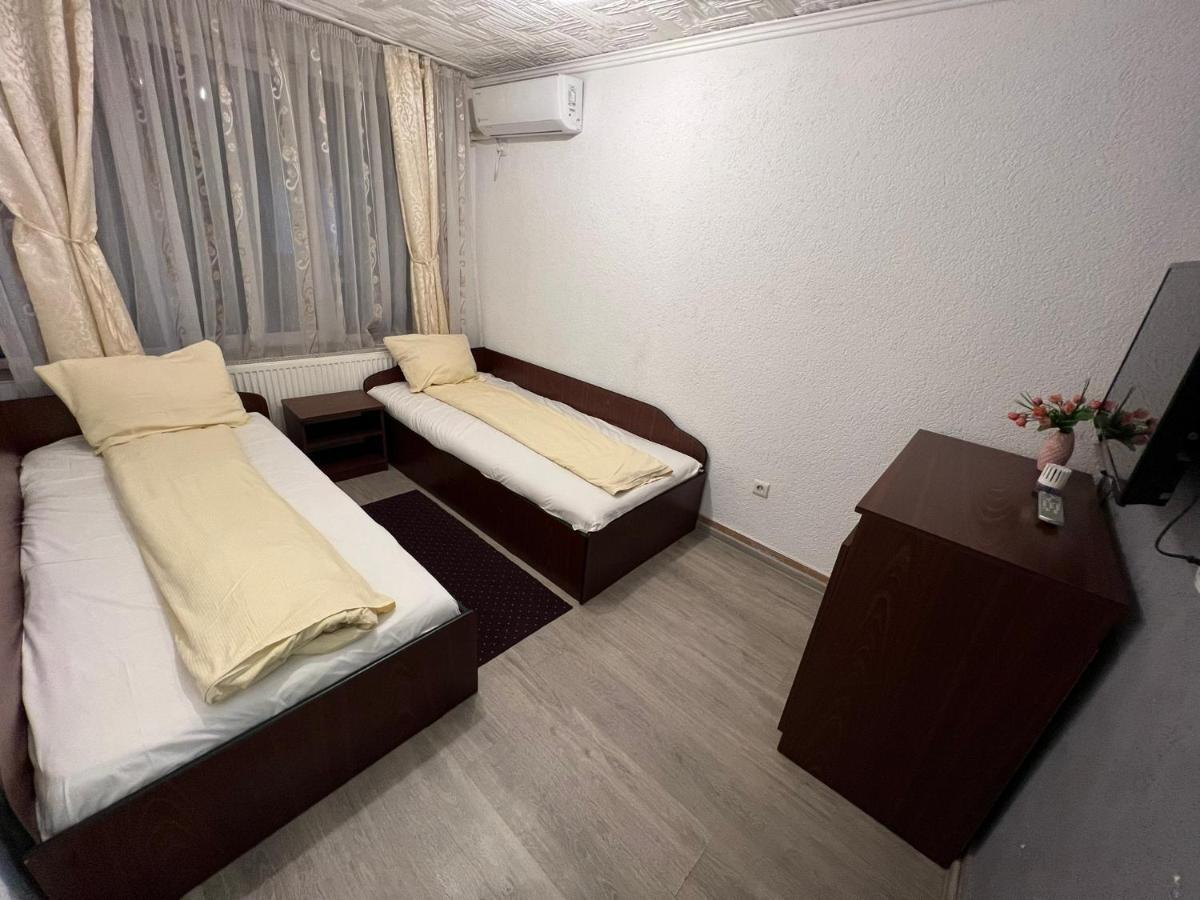 Hotel Vila Delia à Oradea Extérieur photo