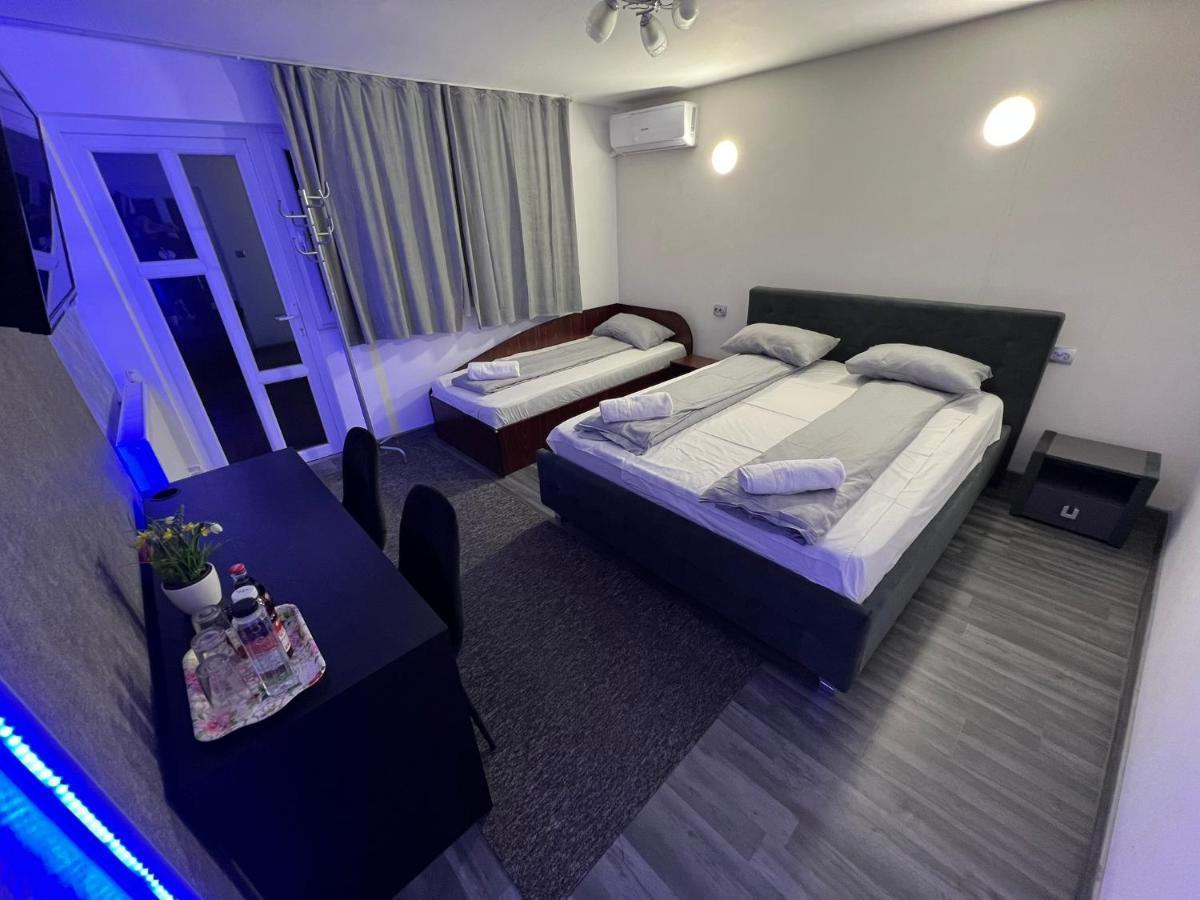 Hotel Vila Delia à Oradea Extérieur photo