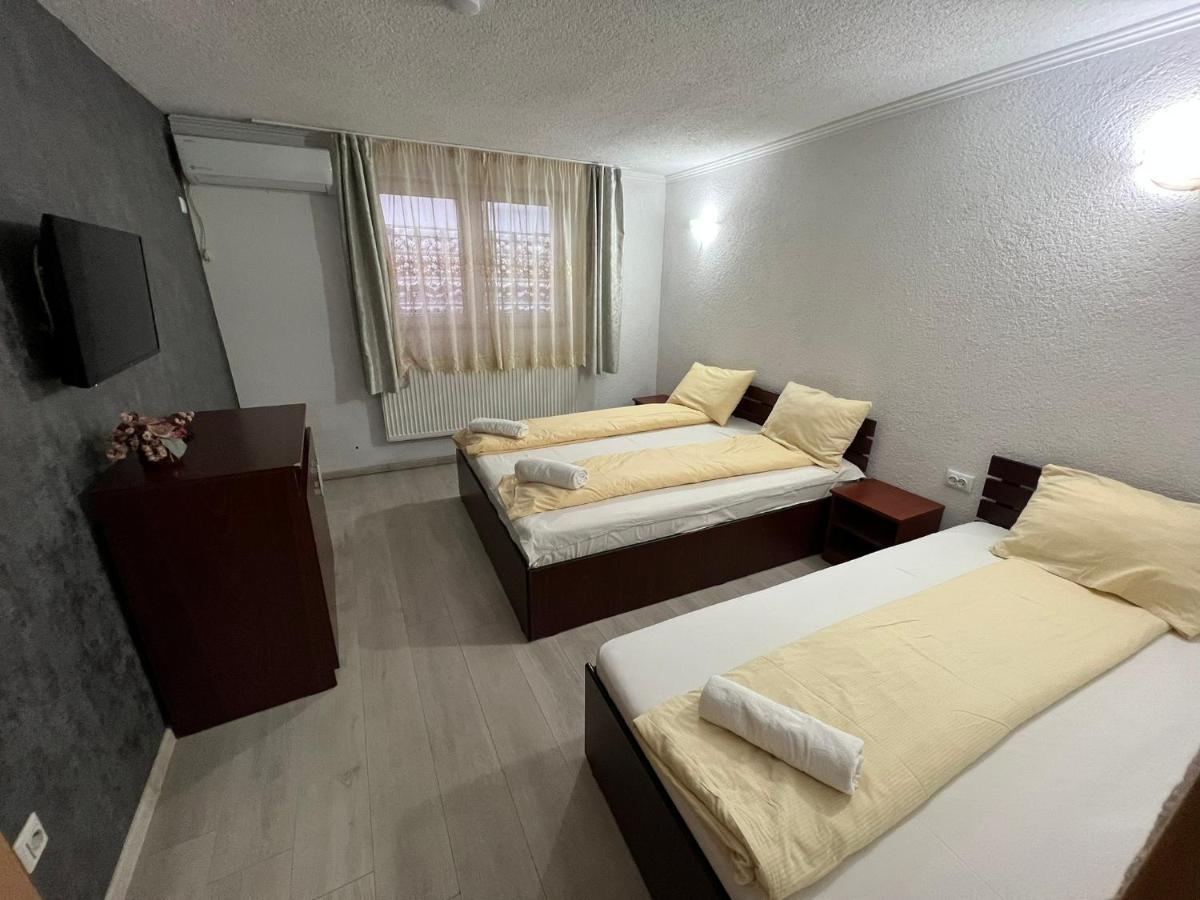 Hotel Vila Delia à Oradea Extérieur photo